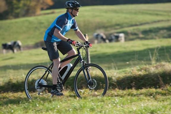 Magnētiskā pogopin uzlādes savienotāja risinājums elektriskajam velosipēdam