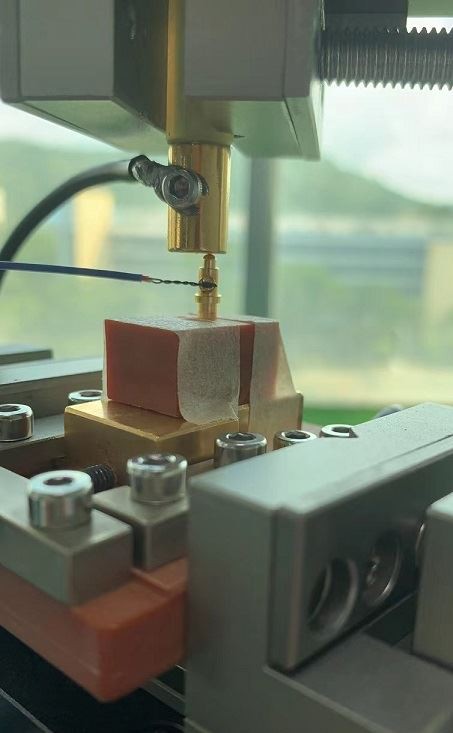 Augstas strāvas Pogo Pin pārbaudes